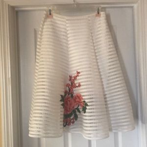 Quiz White Meshed Skit lines with floral